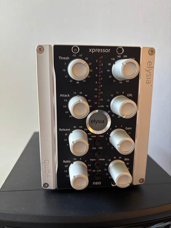 Elysia xpressor qube 500 Series Discrete Class-A Stereo Compressor in Powered Enclosure 2020 - 2021 - Blue image 1