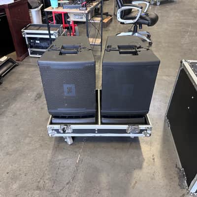 JBL VRX932LAP 12" 2-Way Powered Compact Line Array Speaker  - Pair with Road Case image 1