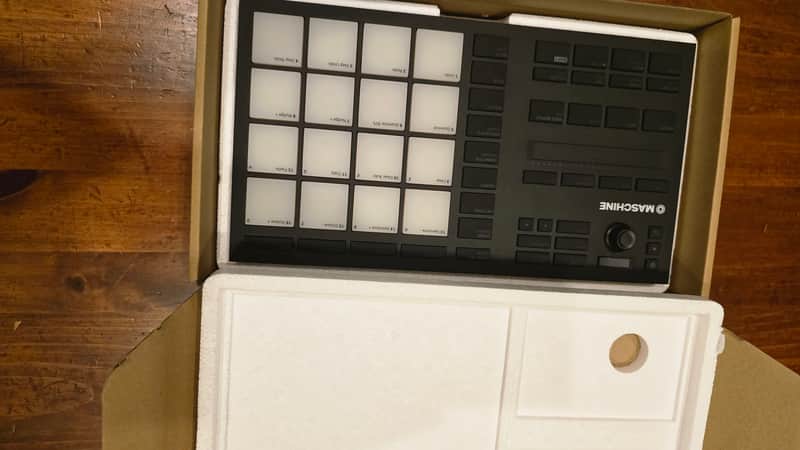 Native Instruments Maschine Mikro MKIII 2017 - Black image 1