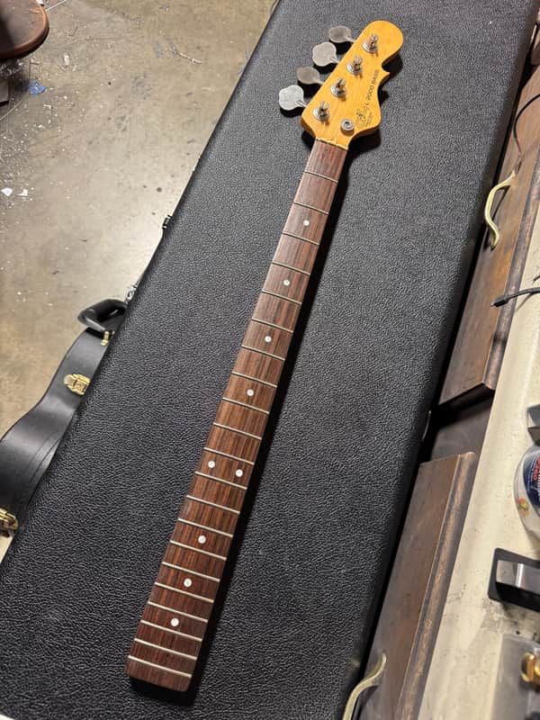 G&L L-2000 Made in Japan 2010s - Matte image 1
