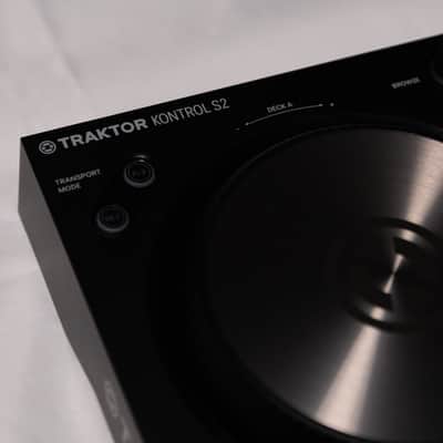 Native Instruments Traktor Kontrol S2 MK3 2018 - Black image 5