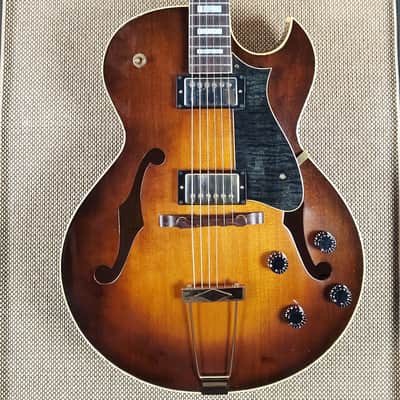 2008 Heritage H-575 Custom Signed label by founding members of Heritage! (A-7) image 1