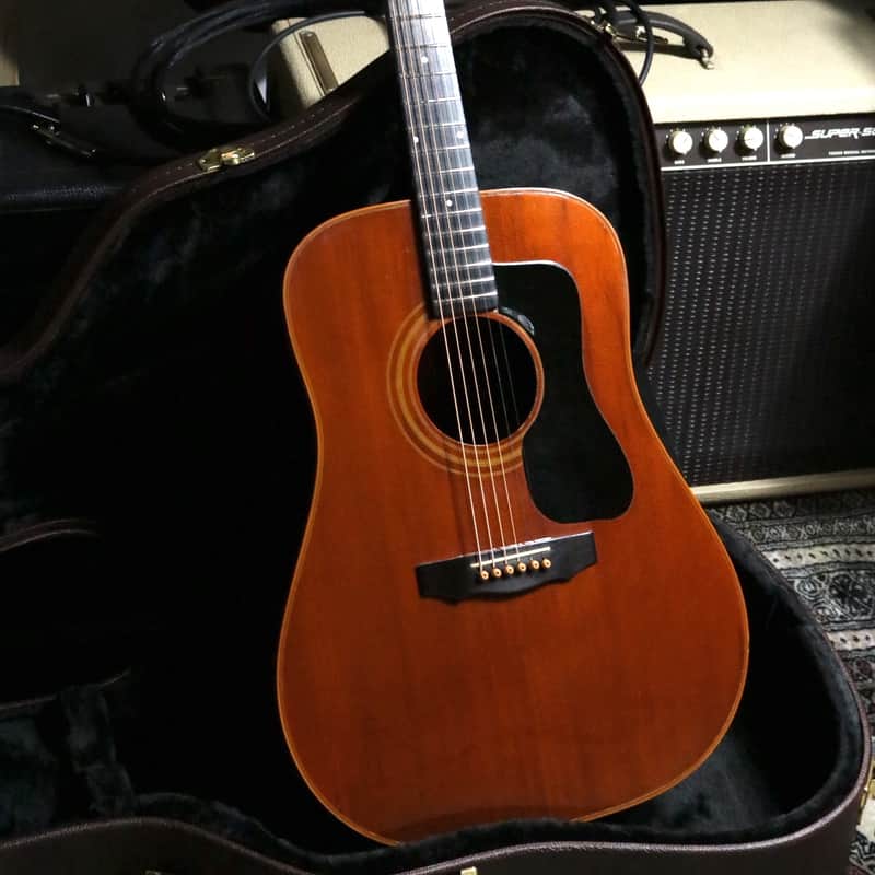 1974 – 1986 Guild D-50 Natural