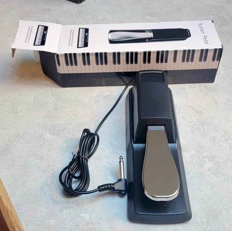 NIB Piano / Keyboard Sustain Pedal w/ Polarity Switch 1/4" Jack image 1