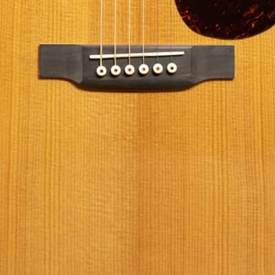 Martin Guitare acoustique, 000E Retro Plus Granadillo, FG, épicéa torréfié/gran, avec étui souple image 3