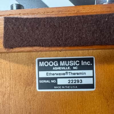 Moog Etherwave Standard Theremin 2009 - Present - Ash image 4