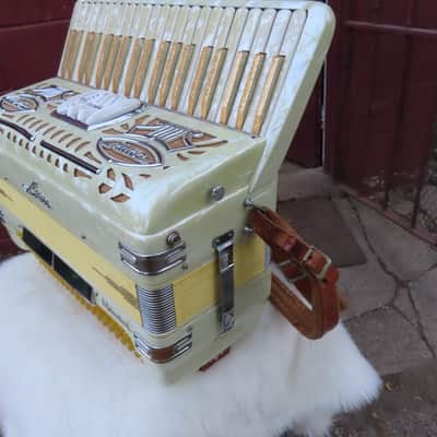 LIRA INTERNATIONAL MODEL 20 CENTRAMATIC 1959 3/4 120 BASS ACCORDION  GOLD SPARKLE MOTHER of WHITE PEARL IMMACULATE! image 3