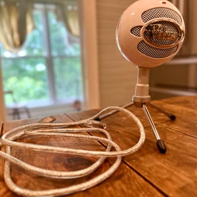 Blue Snowball Multi-Pattern USB Condenser Mic 2010s - Textured White image 1