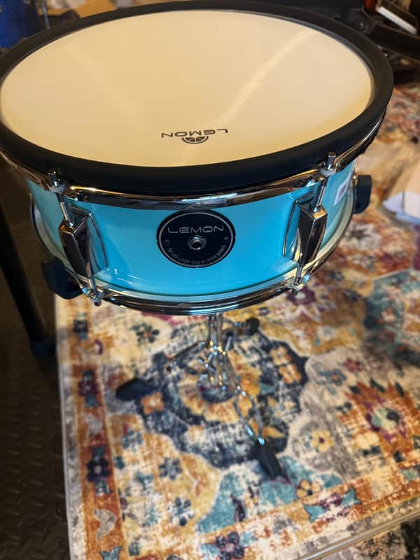 Lemon T950 Pro 13” x 5” Snare - Blue Sparkle w/ Stand Bild 1
