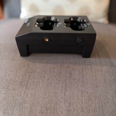 Shure SBC200-US Dual Docking Recharging Station with US Power Supply 2022 - Present - Black image 3
