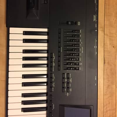 Korg i30 Interactive Music Workstation image 2