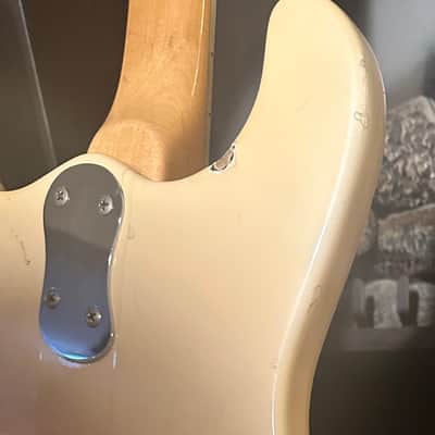 Mosrite Ventures 1965 - Pearl image 8