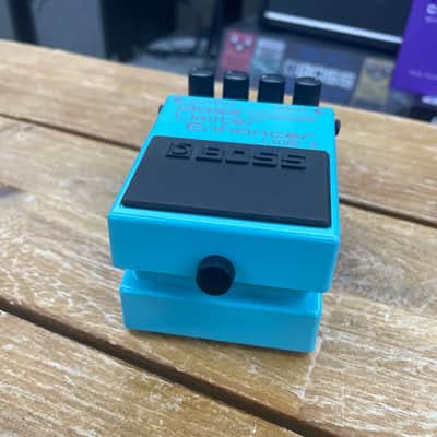 Boss LMB-3 Bass Limiter Enhancer - Blue image 2