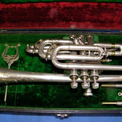J W York & Sons Perfec-tone Coronet 1915 Silver plated image 3