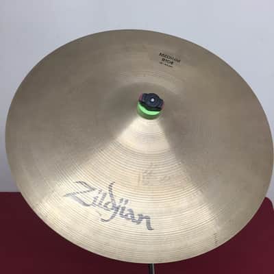 Zildjian 18" A Series Medium Ride Cymbal 1982 - 2005 - Traditional image 4