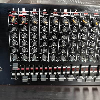 Roland M-160 Rack Mountable sixteen-channel Line Mixer image 3