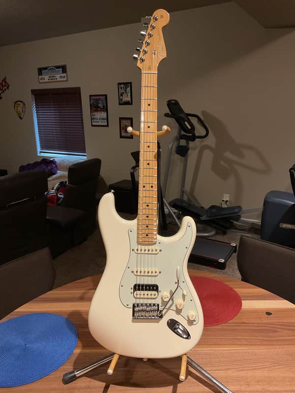 2015 Fender American PRO Standard Stratocaster HSS - Olympic White image 1