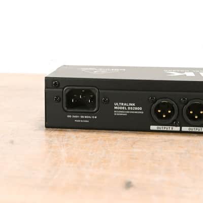 Behringer ULTRALINK DS2800 2-Input 8-Output Distribution Splitter CG013SC image 9