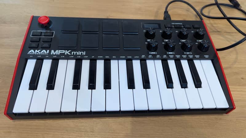 Akai MPK Mini MKIII 25-Key MIDI Controller 2020 - Present - Black image 1