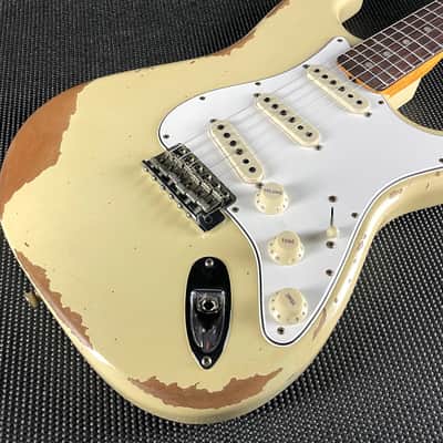 Fender Custom Shop 1967 Stratocaster, Heavy Relic- Aged Vintage White image 2