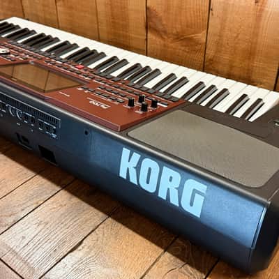Korg Pa700 Professional Arranger - Standard 2017 - Present - Red image 8