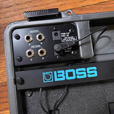 low-mileage Boss BCB-60 Pedalboard / Carrying Case NO POWER SUPPLY, missing parts image 3