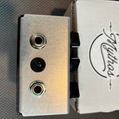 Mythos Pedals Big Puft Fuzz - Silver “NY” Mass Street Music image 5