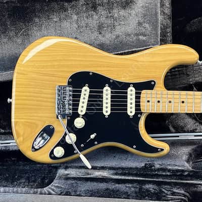 1982 Fender - Stratocaster - Vintage - ID 2635 image 1