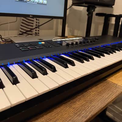 Native Instruments Komplete Kontrol S61 Mk2 2010s - Black image 3
