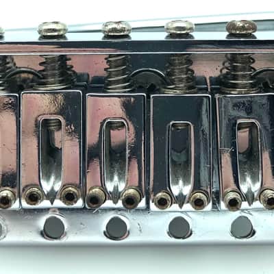 Stratocaster Style Tremolo Vibrato Assembly Chrome image 2