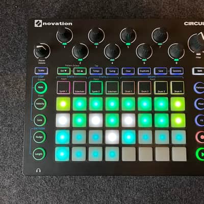 Novation Circuit Groovebox 2015 - 2021 - Black image 1