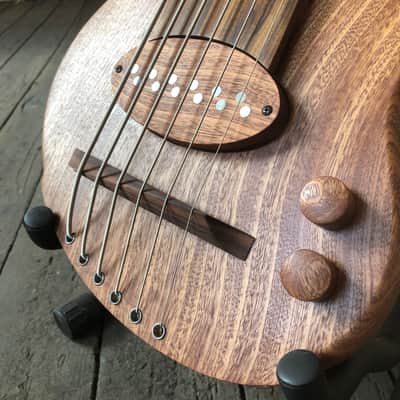 Short scale 6 string fretless bass guitar by JL 2023 - Sapele image 9