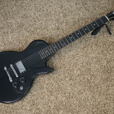 Video! 1986 Gibson Melody Maker Black - Ebony Fretboard - Gen 4 Chainsaw Case image 2