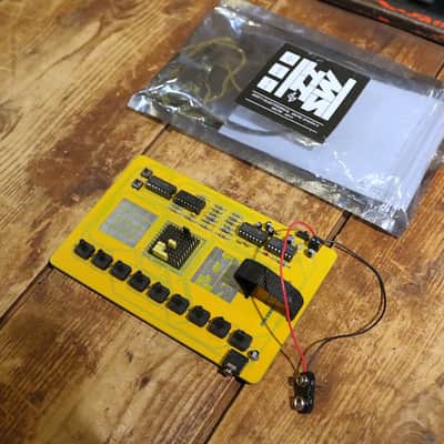 Dirty Electronics Mute Synth II 2000´s - Yellow image 3