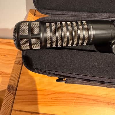 Electro-Voice RE320 Cardioid Dynamic Microphone 2011 - Present - Black image 5