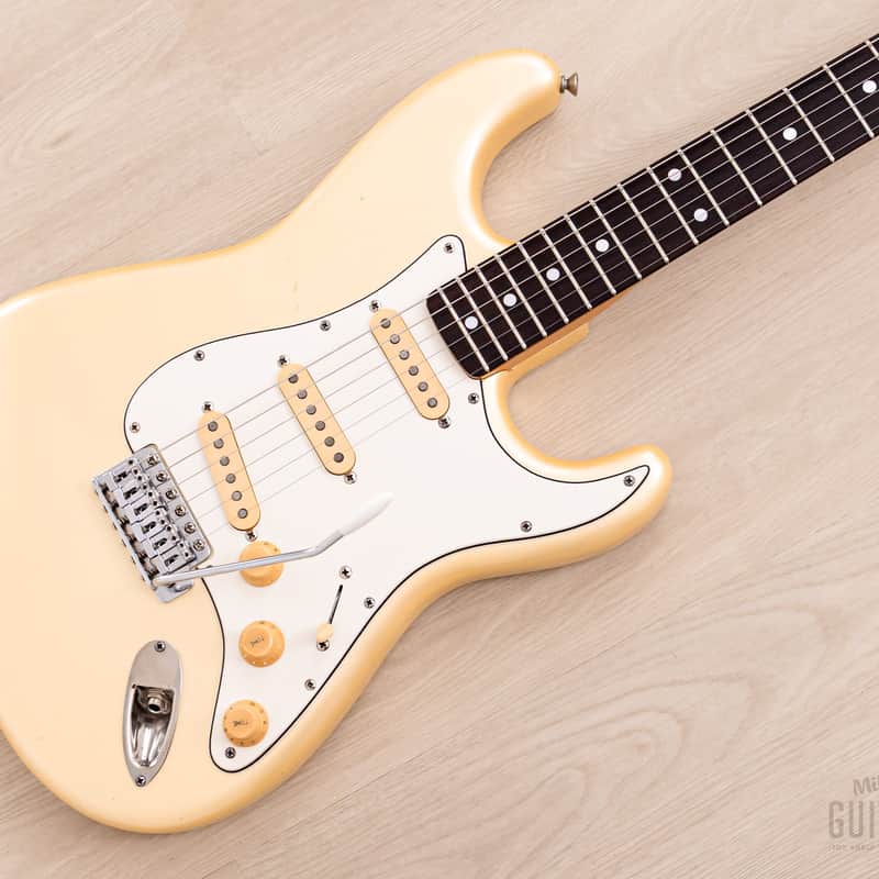 1983 Squier Stratocaster 72 Pearl White