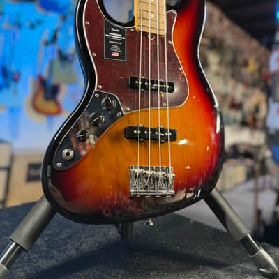 Fender American Professional II Jazz Bass Left-Handed 3 Color Sunburst Rosewood Fingerboard 451 image 4
