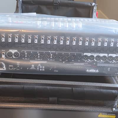 Allen & Heath QU-24 24-Channel Digital Mixer 2014 - Present - Black image 8