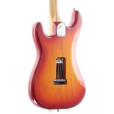 FENDER USA American Deluxe Stratocaster Ash with N3 MF, Aged Cherry Sunburst [US13058527] (06/22) image 9