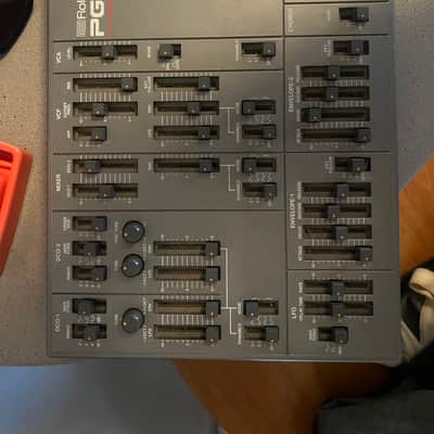 Roland PG-800 Synthesizer Programmer | Reverb Canada