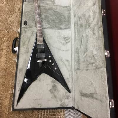 Used ESP LTD V-500 Black Electric Guitar Flying V Style  w/Hardshell case image 1