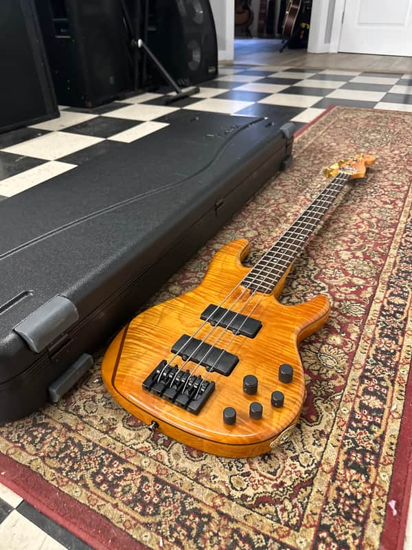 Fender American Deluxe Zone Bass 2001 - 2006 - Amber image 1