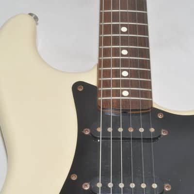 Fender Japan Stratocaster, serial number E Electric Guitar Ref. No 6887 image 6