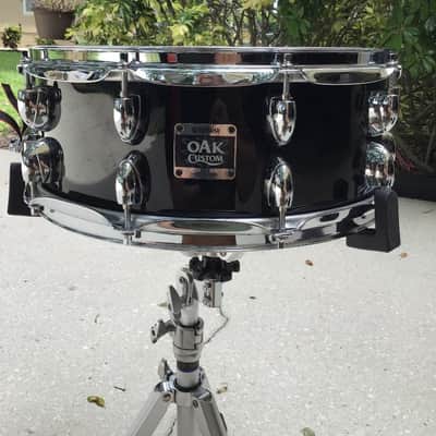 5.5x14 Yamaha Oak Custom Snare drum w/Protection Racket bag. image 1