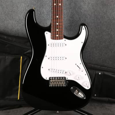 Fender Mexican Standard Stratocaster - Black - 2nd Hand (165666) image 1