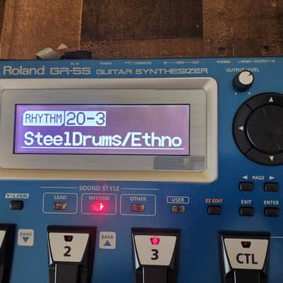 Roland GR-55 Guitar Synthesizer Package - With Carrying Bag image 6