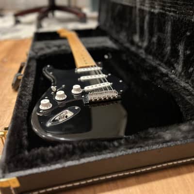 Fender Standard Stratocaster Left-Handed with Maple Fretboard 2006 - 2017 - Black image 6