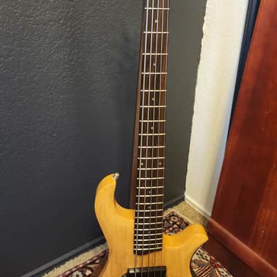 Traben Neo Limited 5-String Bass Guitar image 12