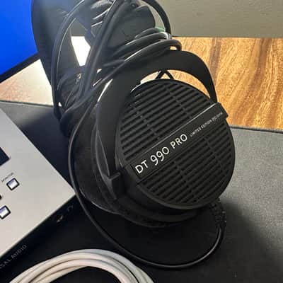 Universal Audio Apollo Twin DUO Thunderbolt Audio Interface + Beyerdynamic DT 990 Pro Limited Edition Headphones Bundle image 2