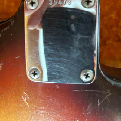 Fender Stratocaster with tremolo, left handed 1959 - 3-color sunburst image 13